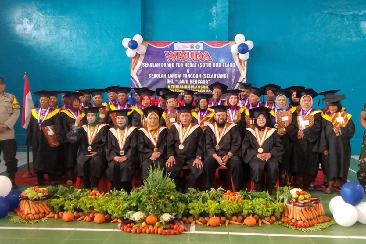 Wisuda Sekolah Orang Tua Hebat (SOTH) & Sekolah Lansia Tangguh (SELANTANG) Kelurahan Plaosan Tahun 2025