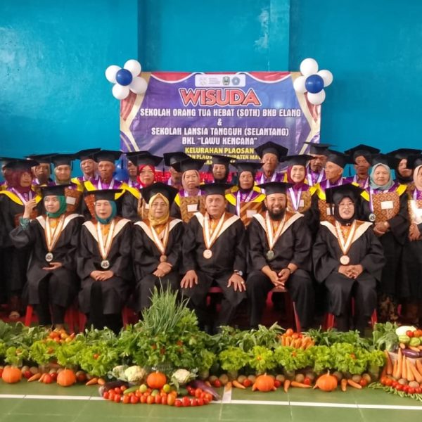 Wisuda Sekolah Orang Tua Hebat (SOTH) & Sekolah Lansia Tangguh (SELANTANG) Kelurahan Plaosan Tahun 2025